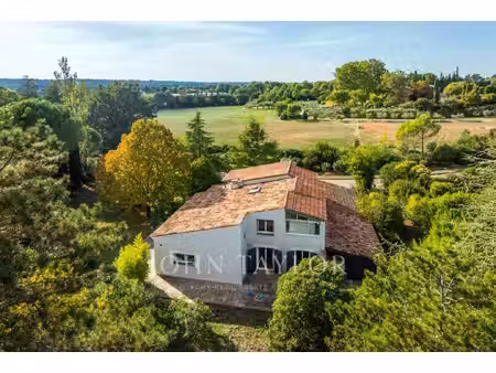 maison de luxe à vendre dans le quartier plateau de puyricard-la trévaresse