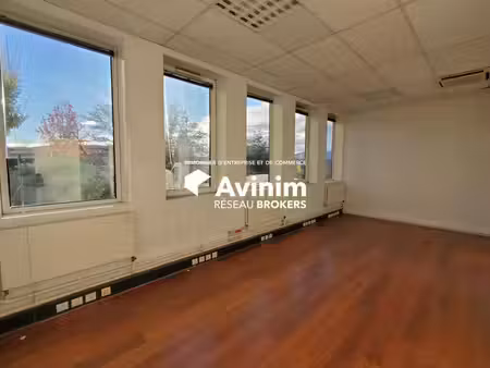 location bureaux archamps 74160 627m²