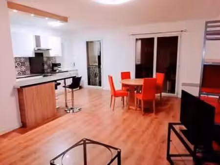 location appartement 2 pièces meublé à fréjus (83370) : à louer 2 pièces meublé / 54m² fré
