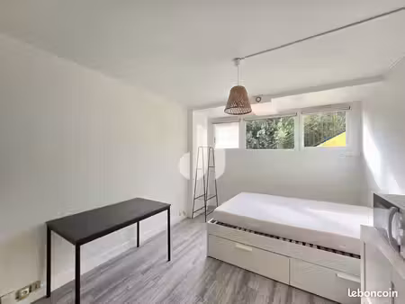 studio 1 pièce 19 m²