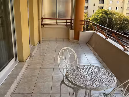 saint-raphaël spacieux 4 pièces  terrasse et grand garage