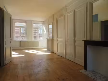 agréable maison t4 120m² habitable en triplex lille proximité métro cormontaigne