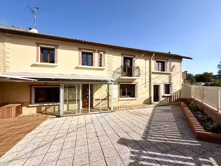 pamiers : dans un secteur prise : maison de type 5 a louer d