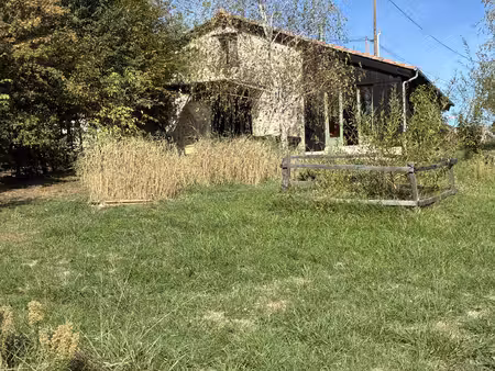 maison en pierre avec vue imprenable sur la campagne périgou