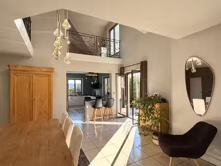 besse / grande maison familiale entièrement rénovée avec jardin et garage !