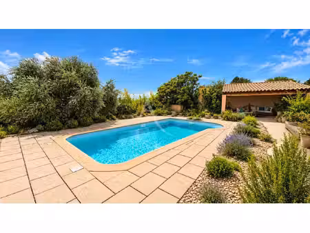 villa de 122.23m2 avec terrasse piscine et garage au calme à cruis