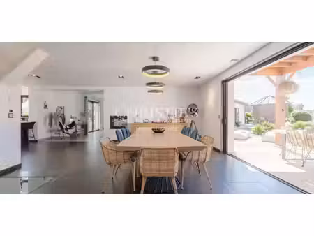 maison avec piscine et jardin marcenais (33)