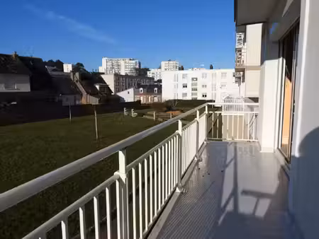 fecamp : appartement avec grand balcon a 2 pas du centre a pied