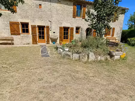 maison ancienne de 153 m² à chef-boutonne