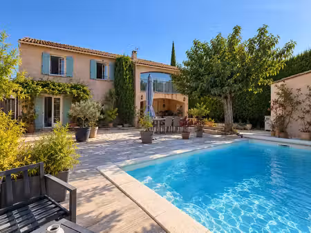les beugons villa familiale avec piscine et dependance