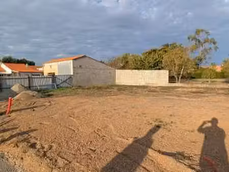 vente terrain à saint-hilaire-de-chaléons (44680) : à vendre / saint-hilaire-de-chaléons