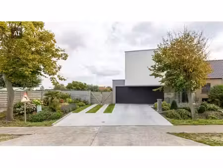 maison exclusive à vendre à saint john avec piscine