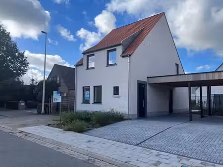 nieuwbouwwoning met 3 slpks en zuid-gerichte tuin in het ...
