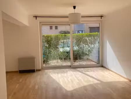 très bel appartement 1 chambre quartier des bruyères