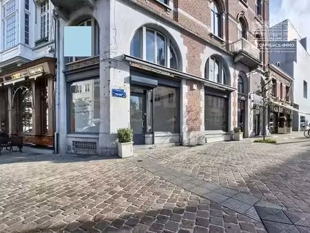 quartier louise - commerce à louer avec terrasse + grande fa