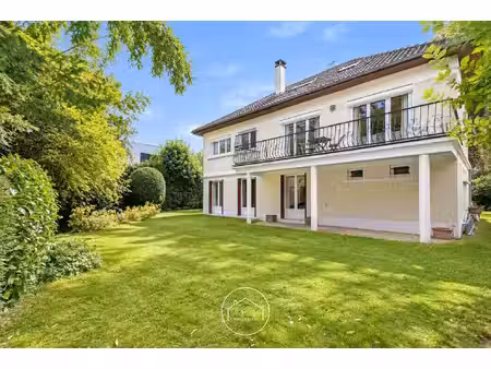 domaine de grandchamp - maison de 8 pièces  6 chambres- a r