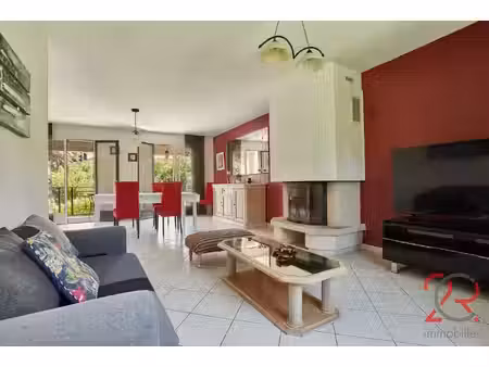 un cadre de vie privilégié : maison familiale de 197 m2 sur