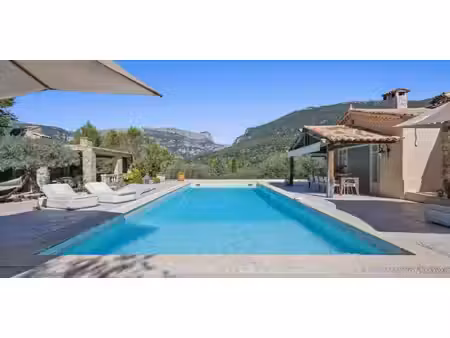 propriété avec piscine et jardin le rouret (06)