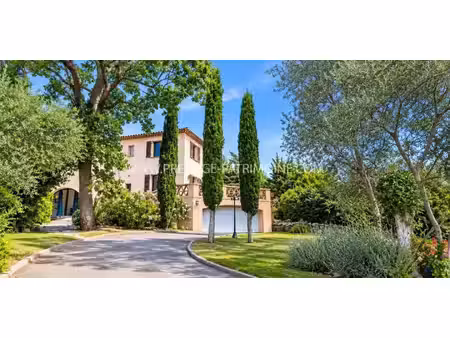 villa avec piscine et jardin grasse (06)