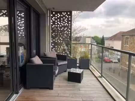 location appartement 3 pièces à couëron (44220) : à louer 3 pièces / 64m² couëron