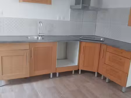 loue bel appartement de p2 bis à bessèges dans le gard