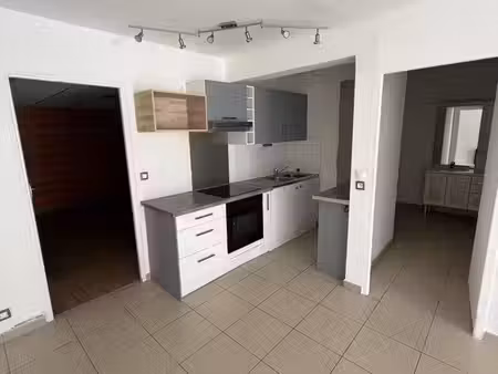 à louer : grand f2 bis 75m^2