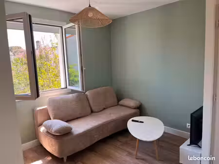 t2 meublé et équipé avec jardin