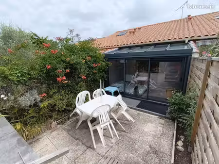 appartement meublé tout équipé terrasse privative  parking & piscine
