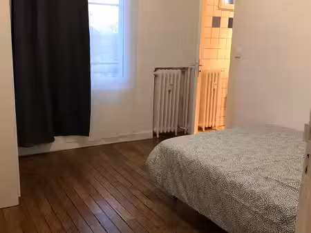 f2 29 5m² meublé libre de suite 700