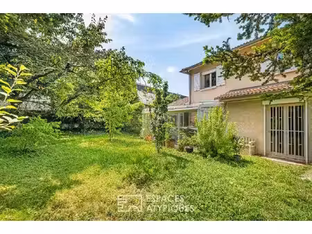 maison familiale à proximité du centre de sérézin