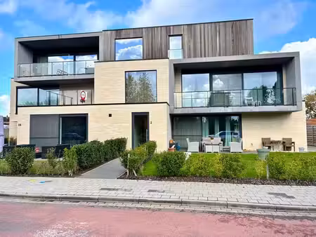 appartement récent avec terrasse et garage à waardamme