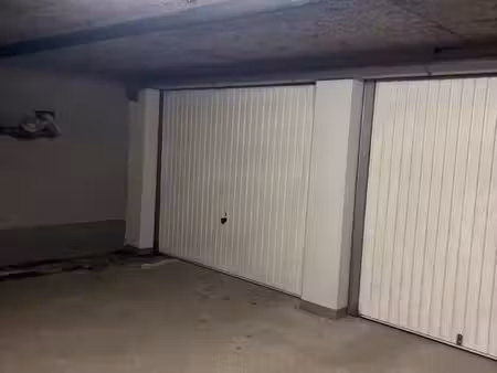 à louer - garage fermé en sous-sol sécurisé
