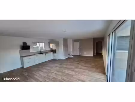 maison nue ou meublée neuve 2 chambres avec jardin et grand garage à quelques pas du centr