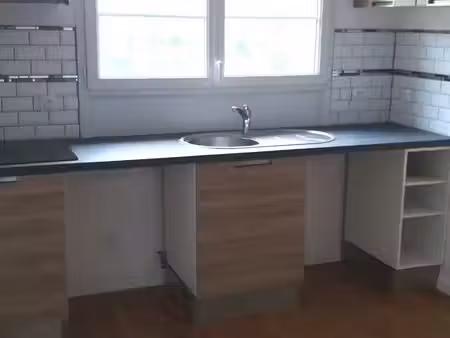 2 pièces bois d'arcy + jardin commun