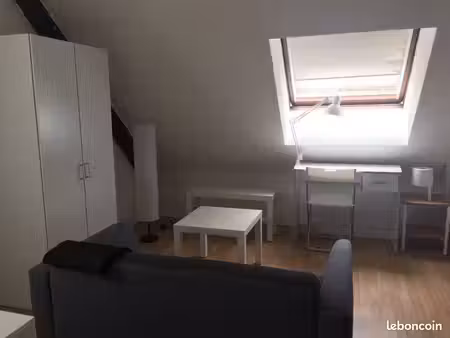 studio/appartement meublé 29 m² – hyper centre – eau incluse – étudiante(e)