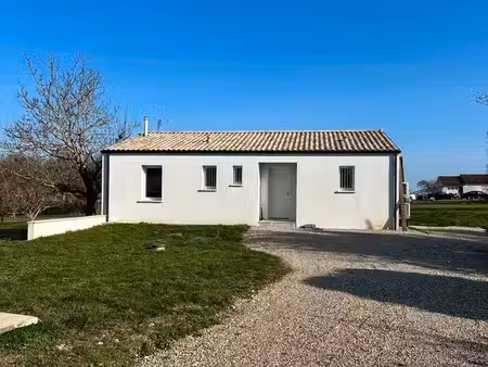 maison à louer 87m2 à saintes