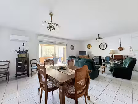 appartement t4 de 95 m² ! vue lac ! garage ! résidence sécurisé