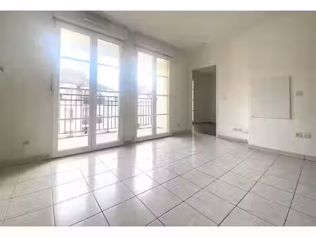 appartement buc 2 pièces - 33.18 m2