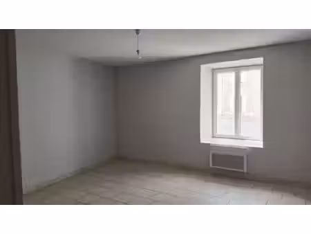 f2 - 52m ²