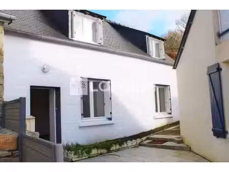 quemper-guézennec ? maison à louer avec cour privative  à proximité de pontrieux