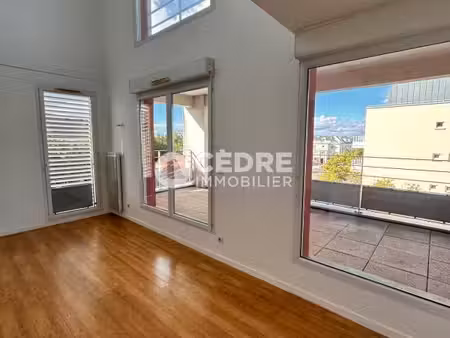 appartement lumineux au pied du tramway à olivet -