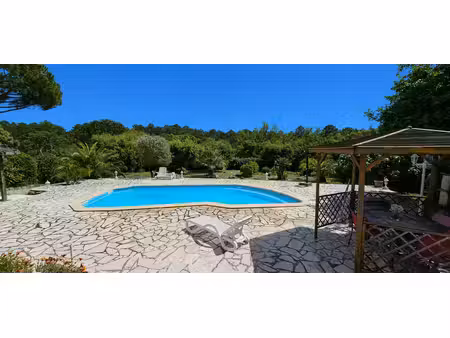 villa de luxe à vendre à roquebrune-sur-argens