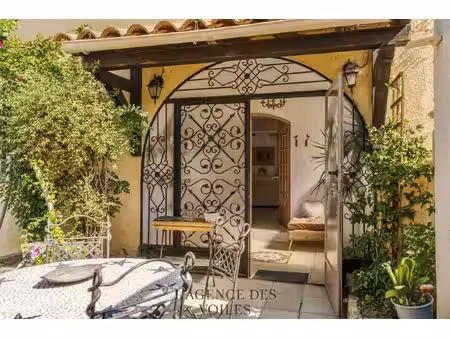 maison de luxe à vendre dans le quartier donicarde-barban