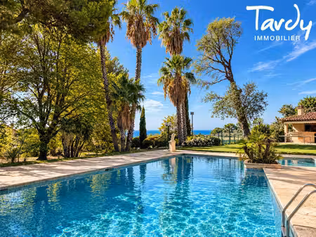 villa de luxe à vendre à la cadière-d'azur