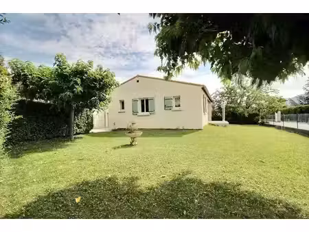 maison f3 avec piscine cruas