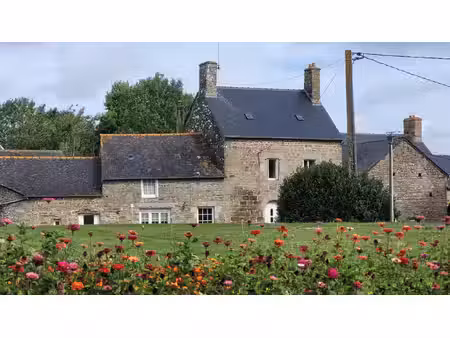 maison en pierres  dans la campagne de plaine-haute (22)