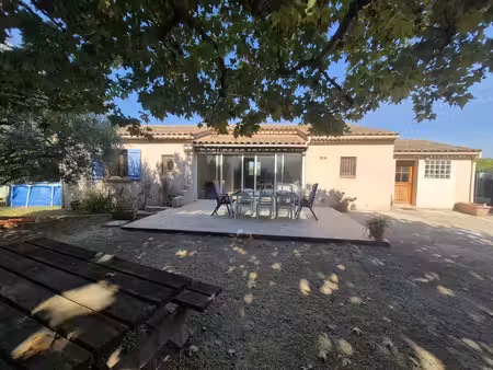 eyragues - maison plain-pied 140 m2 4 chambres sur terrain de 720 m2