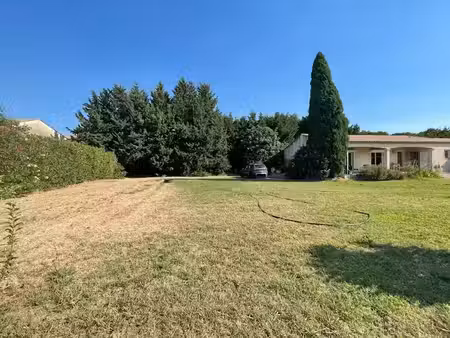 vente terrain 650 m² à paradou (13520)  249 000 €
