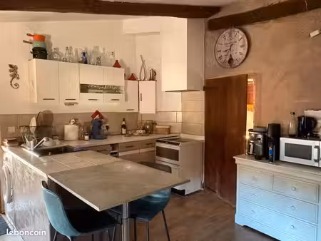 à louer à l’année – appartement f3 à bédoin (84)