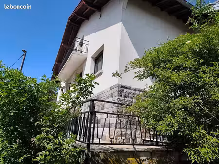 3ch + terrasse+ jardin privé+ garage et parking + cave et buanderie